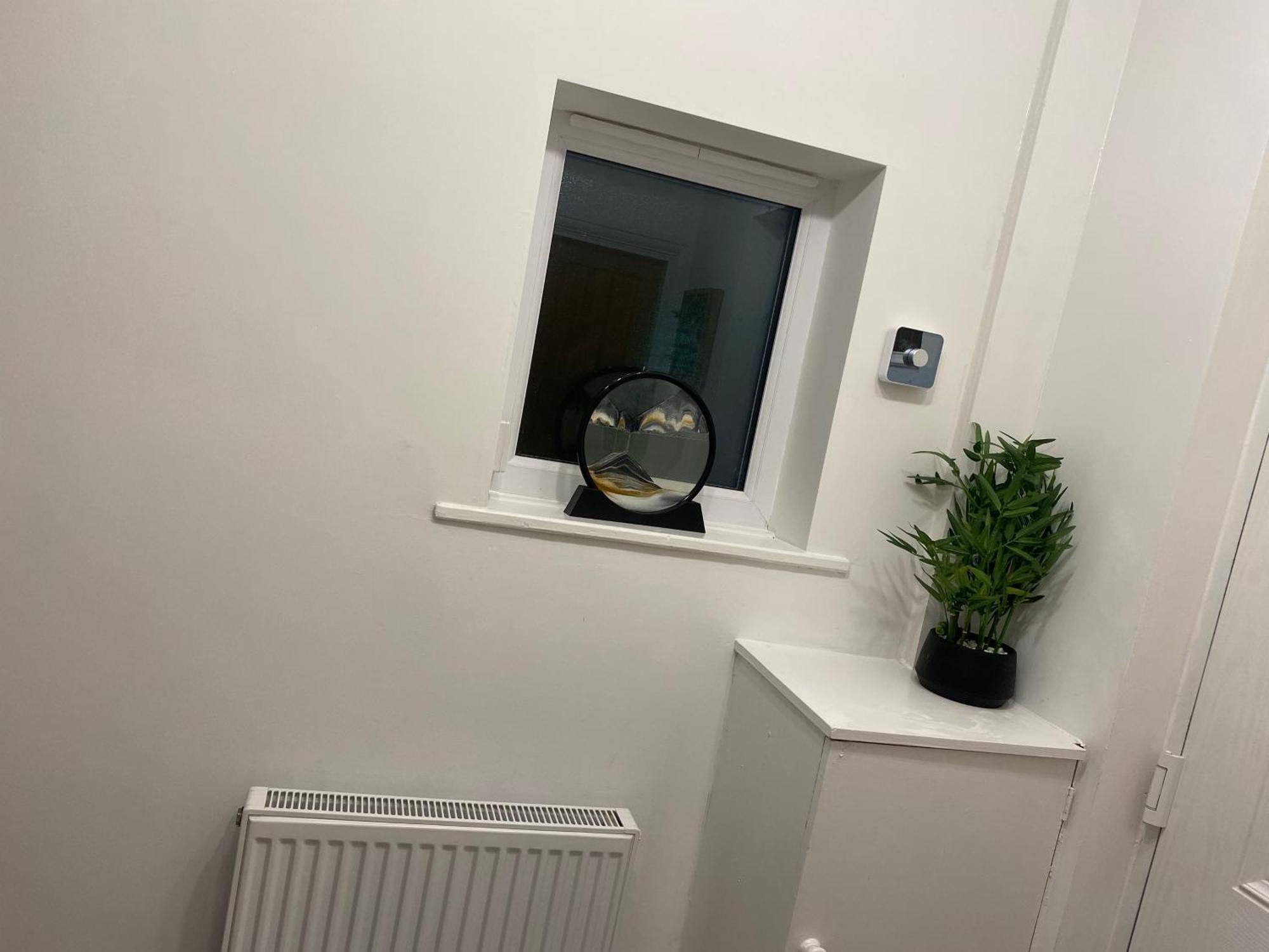 Cosy 3 Bed House In Near Qmc Hospital And University Free Parking! *