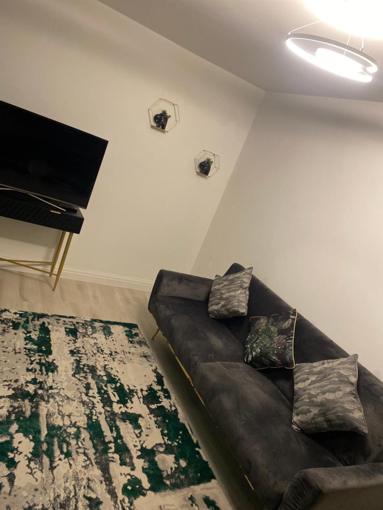 Cosy 3 Bed House In Near Qmc Hospital And University Free Parking!